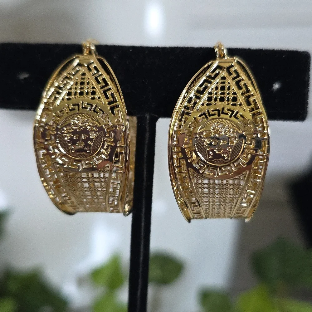 N/A elegant gold